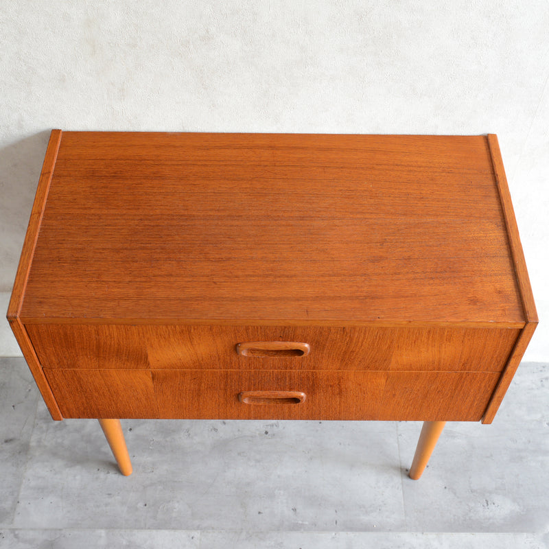 スウェーデンヴィンテージ　2段チェスト4-07