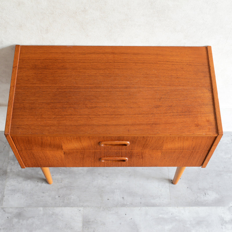 スウェーデンヴィンテージ　2段チェスト4-07