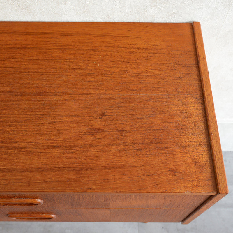 スウェーデンヴィンテージ　2段チェスト4-07