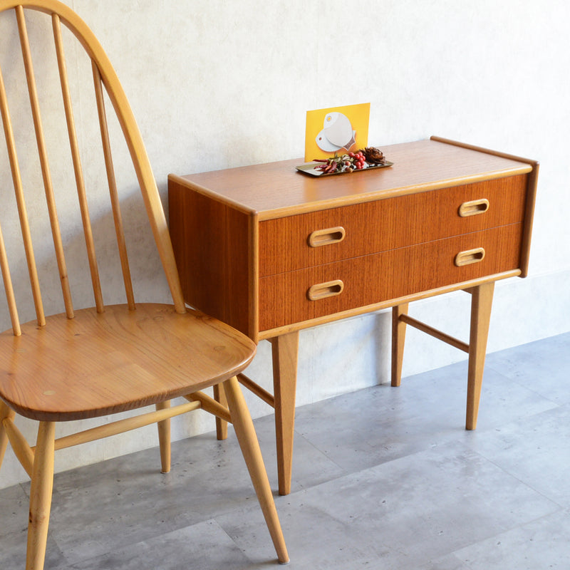 スウェーデンヴィンテージ　2段チェスト4-02