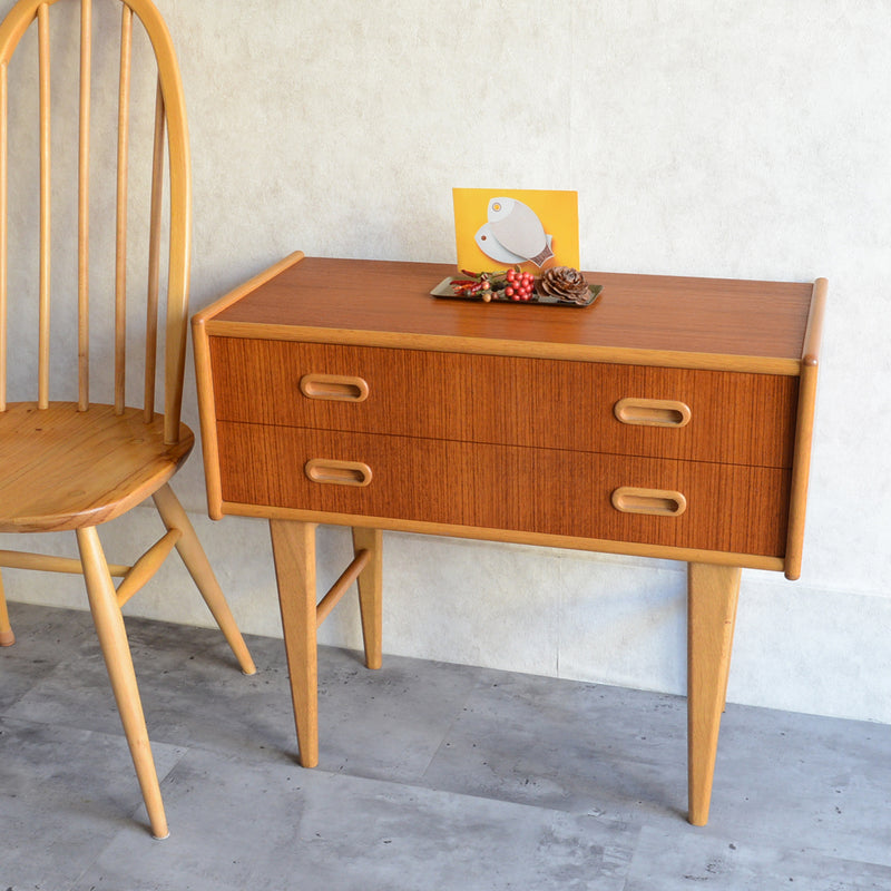 スウェーデンヴィンテージ　2段チェスト4-02