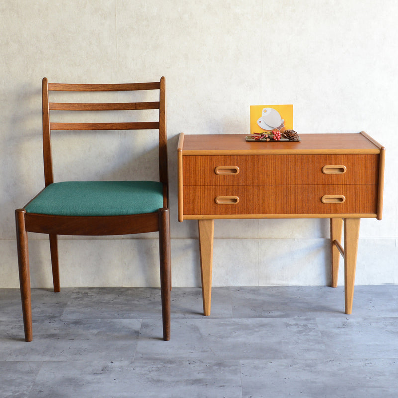 スウェーデンヴィンテージ　2段チェスト4-02