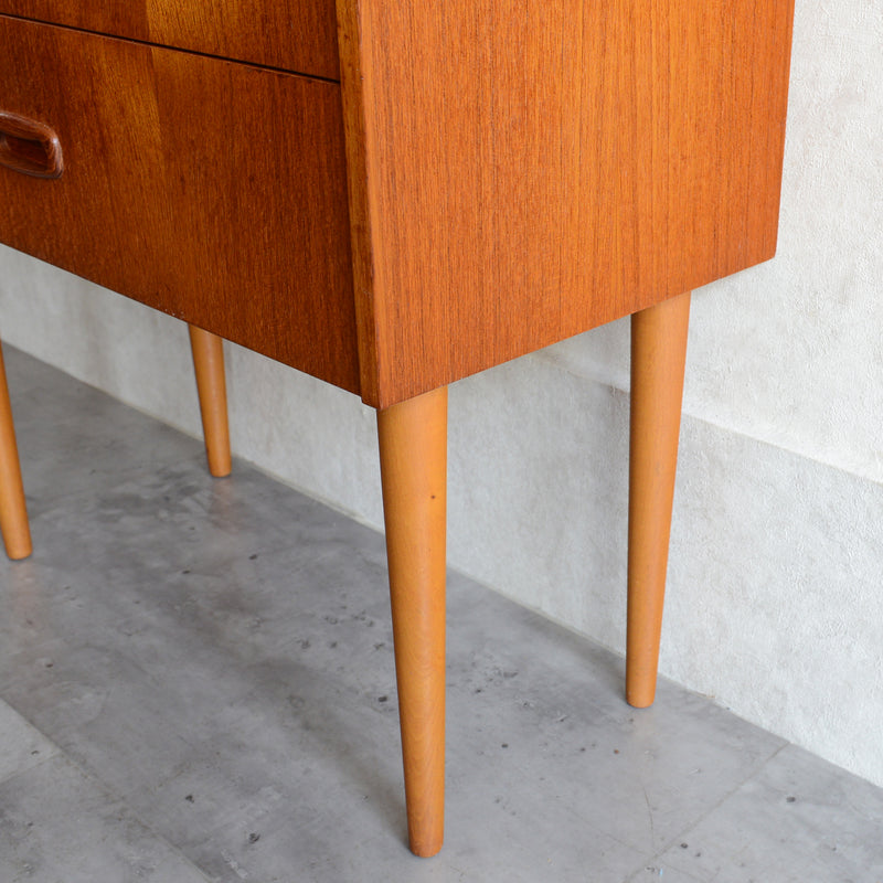 スウェーデンヴィンテージ　2段チェスト4-07