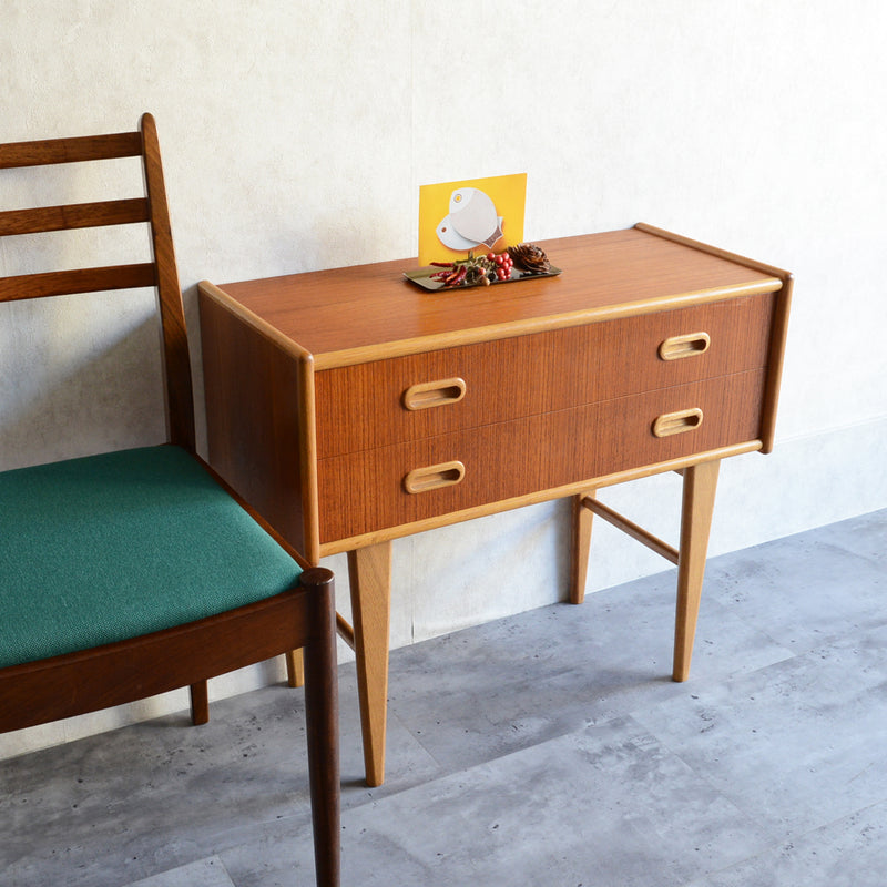 スウェーデンヴィンテージ　2段チェスト4-02