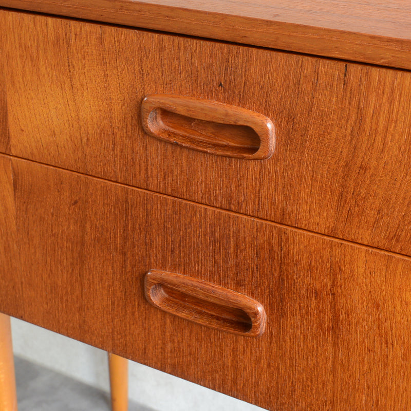 スウェーデンヴィンテージ　2段チェスト4-07