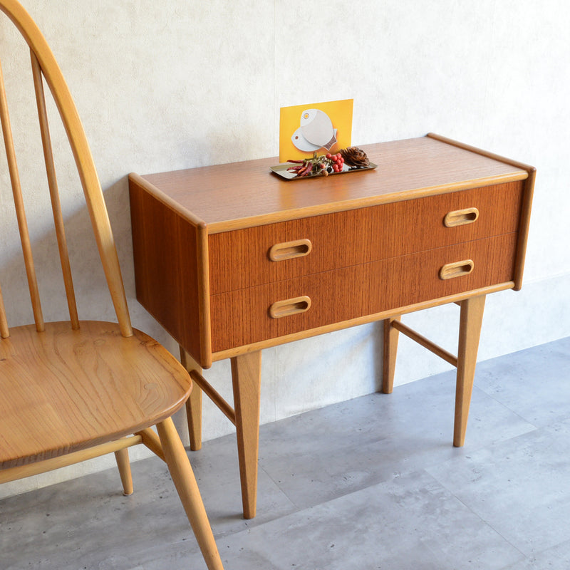 スウェーデンヴィンテージ　2段チェスト4-02