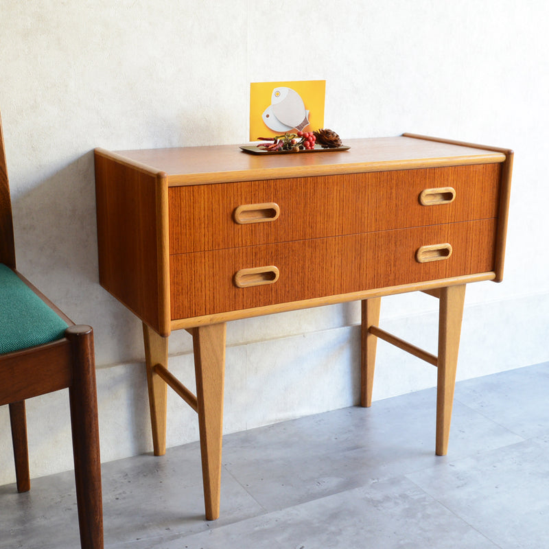 スウェーデンヴィンテージ　2段チェスト4-02