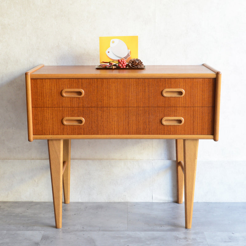 スウェーデンヴィンテージ　2段チェスト4-02