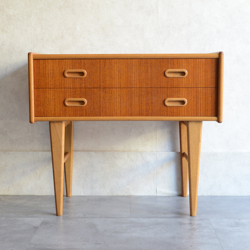 スウェーデンヴィンテージ　2段チェスト4-02