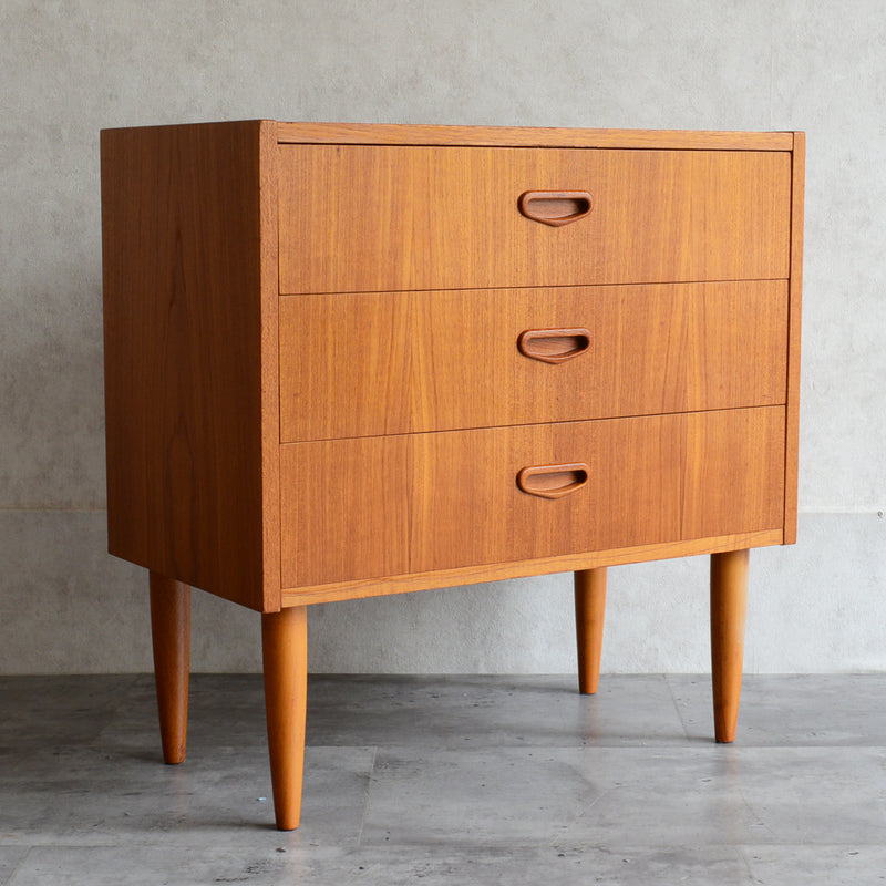 スウェーデン ヴィンテージ 3段 チェスト 4-08