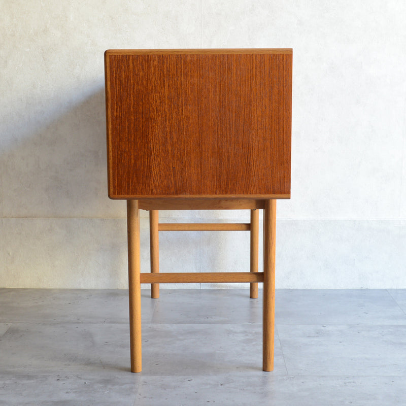 スウェーデンヴィンテージ　2段チェスト4-02