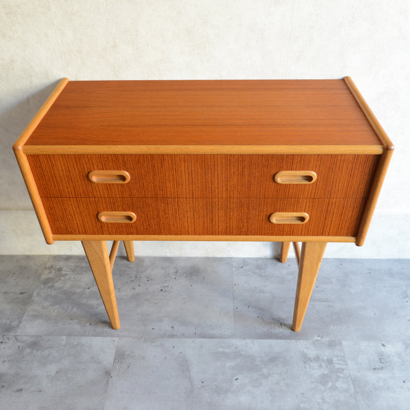 スウェーデンヴィンテージ　2段チェスト4-02