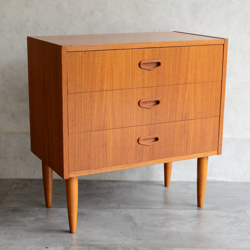 スウェーデン ヴィンテージ 3段 チェスト 4-08