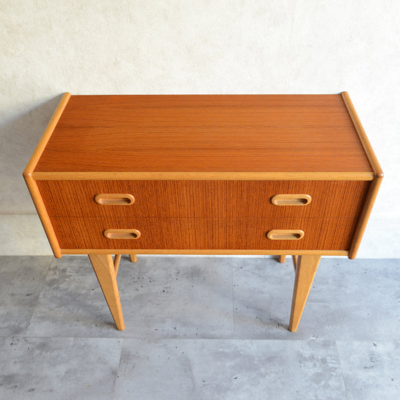 スウェーデンヴィンテージ　2段チェスト4-02