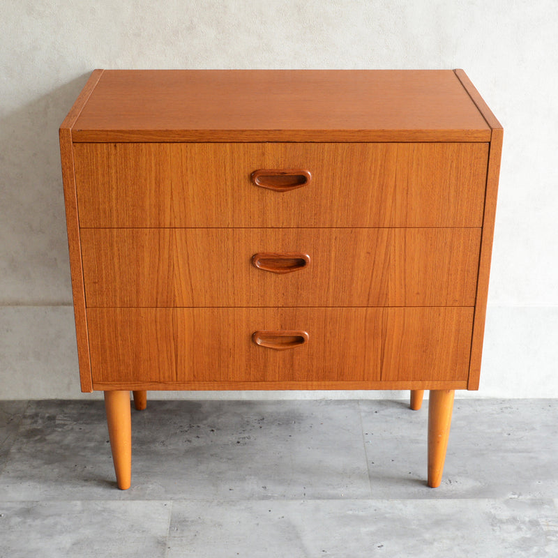 スウェーデン ヴィンテージ 3段 チェスト 4-08