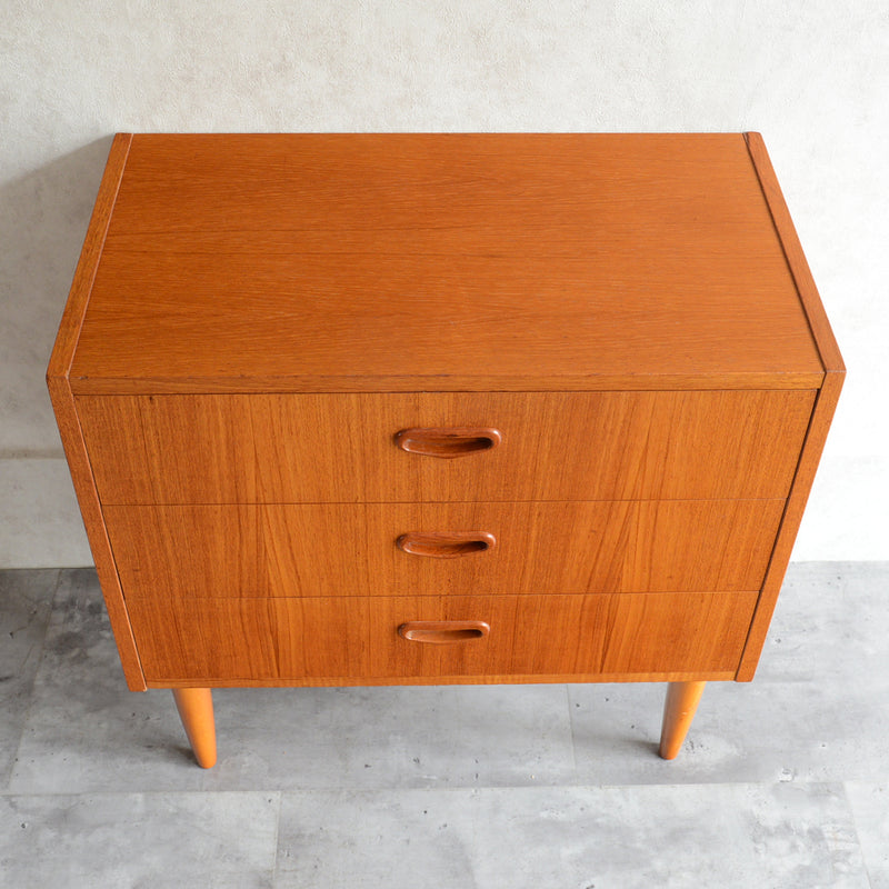 スウェーデン ヴィンテージ 3段 チェスト 4-08