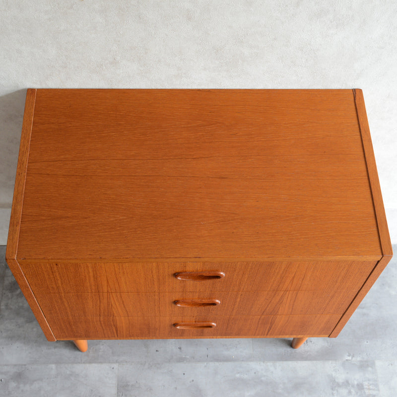 スウェーデン ヴィンテージ 3段 チェスト 4-08