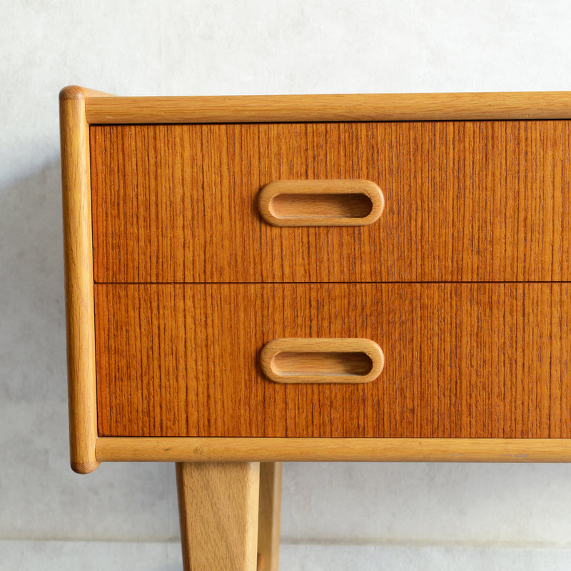 スウェーデンヴィンテージ　2段チェスト4-02