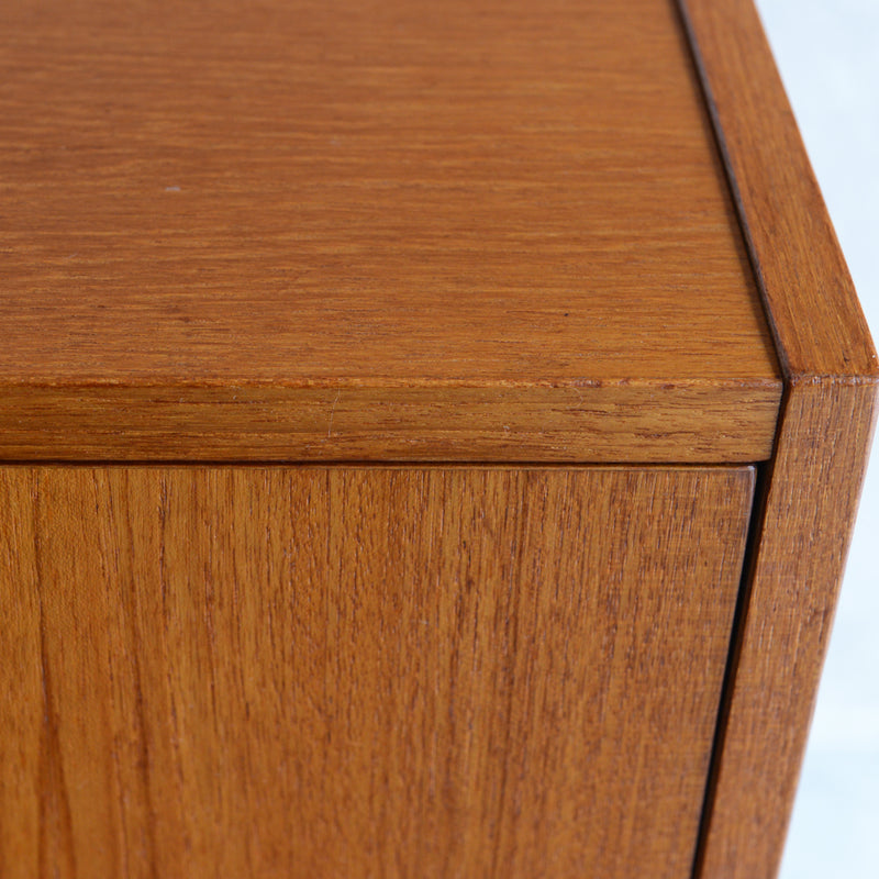 スウェーデン ヴィンテージ 3段 チェスト 4-08