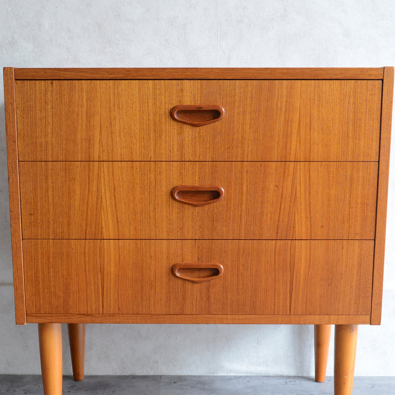 スウェーデン ヴィンテージ 3段 チェスト 4-08