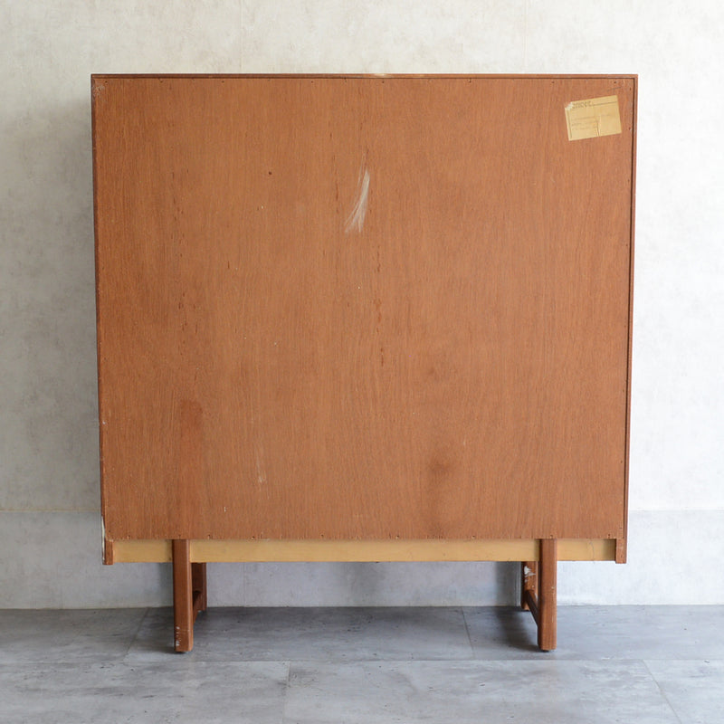 Turnidge ターニッジ　ガラスキャビネット