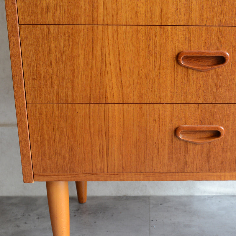 スウェーデン ヴィンテージ 3段 チェスト 4-08