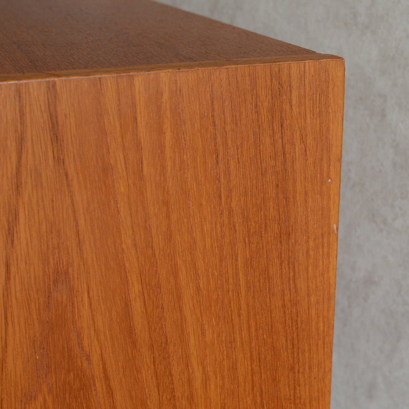 スウェーデン ヴィンテージ 3段 チェスト 4-08