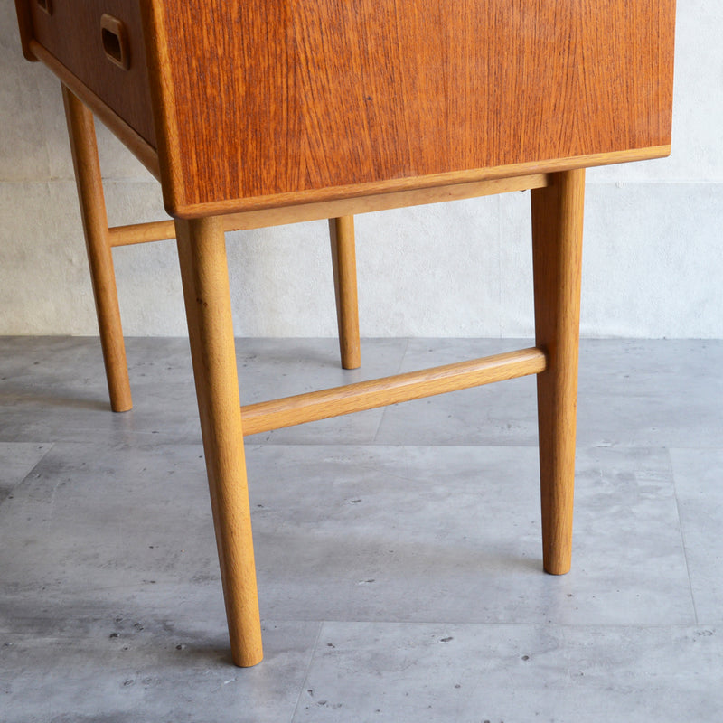 スウェーデンヴィンテージ　2段チェスト4-02