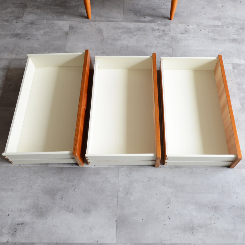 スウェーデン ヴィンテージ 3段 チェスト 4-08