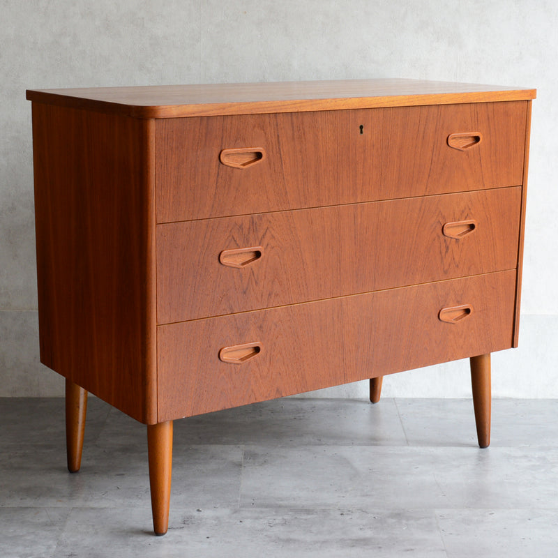 スウェーデンヴィンテージ　3段チェスト 4-09