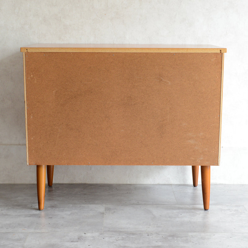 スウェーデンヴィンテージ　3段チェスト 4-09