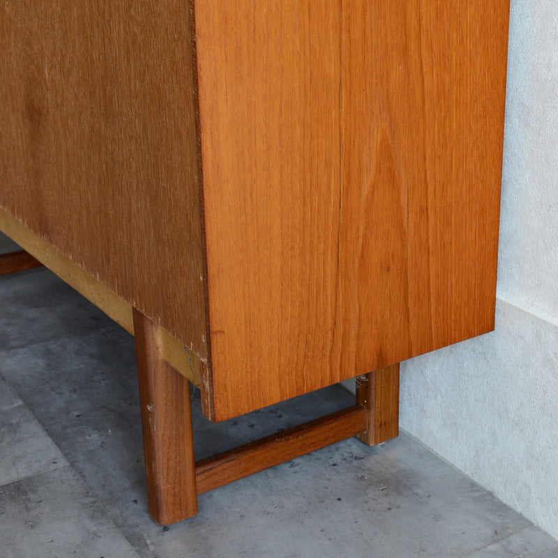 Turnidge ターニッジ　ガラスキャビネット