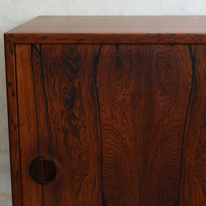 デンマーク ヴィンテージ　ローズウッド キャビネット