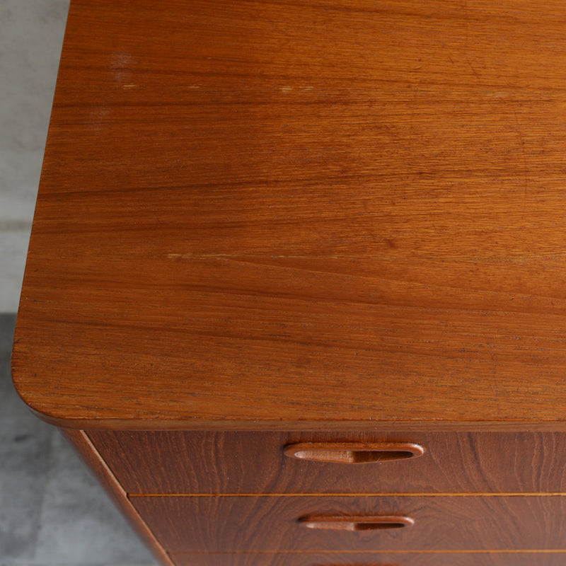 スウェーデンヴィンテージ　3段チェスト 4-09