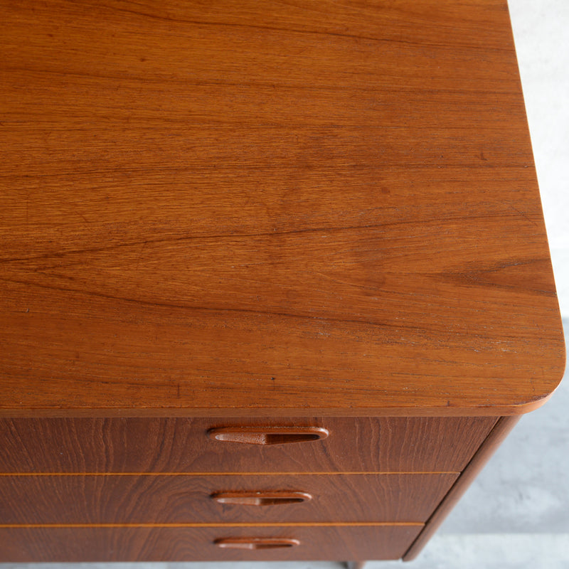 スウェーデンヴィンテージ　3段チェスト 4-09