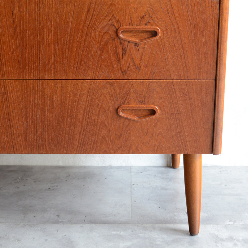 スウェーデンヴィンテージ　3段チェスト 4-09