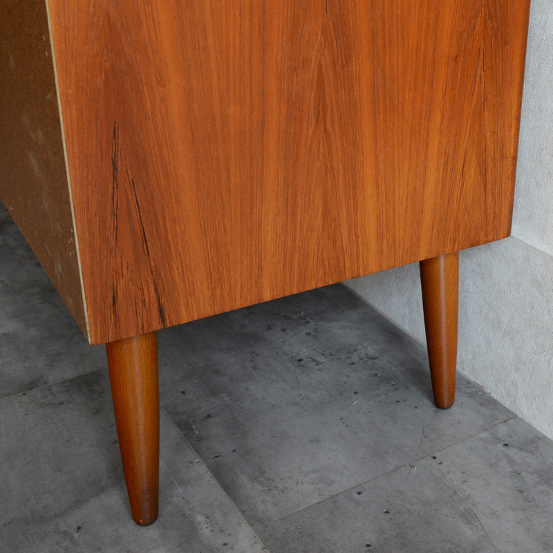 スウェーデンヴィンテージ　3段チェスト 4-09