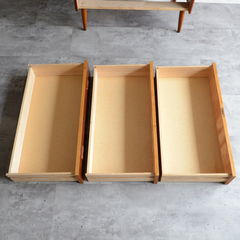 スウェーデンヴィンテージ　3段チェスト 4-09