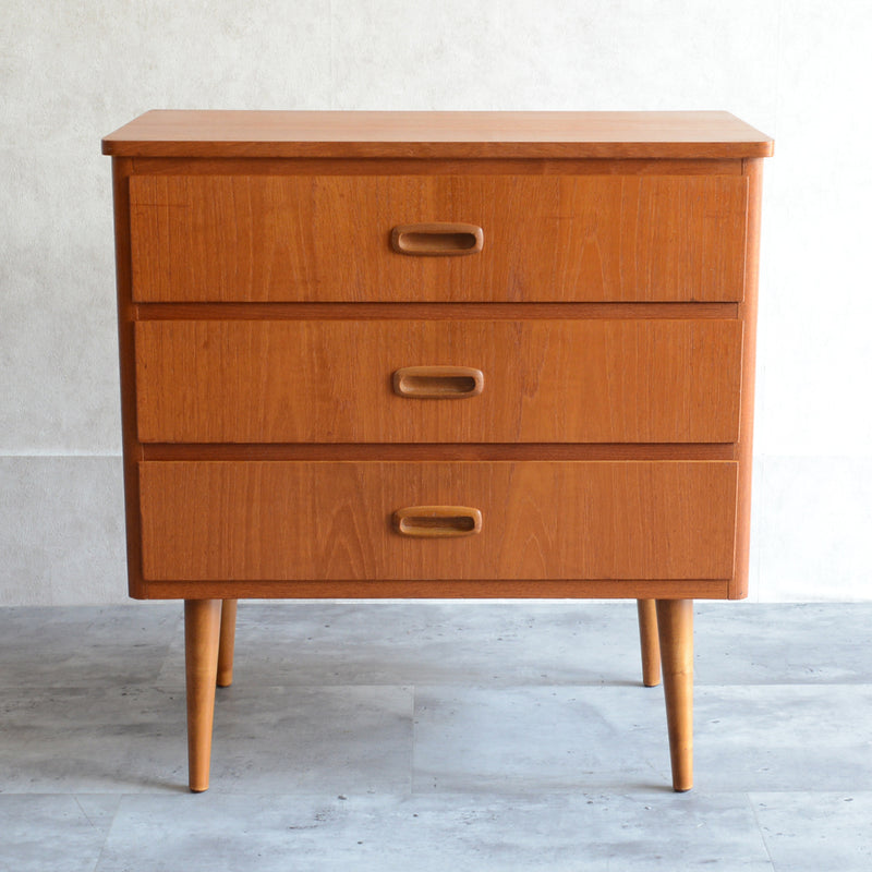 I様ご予約品　スウェーデンヴィンテージ　3段チェスト4-04