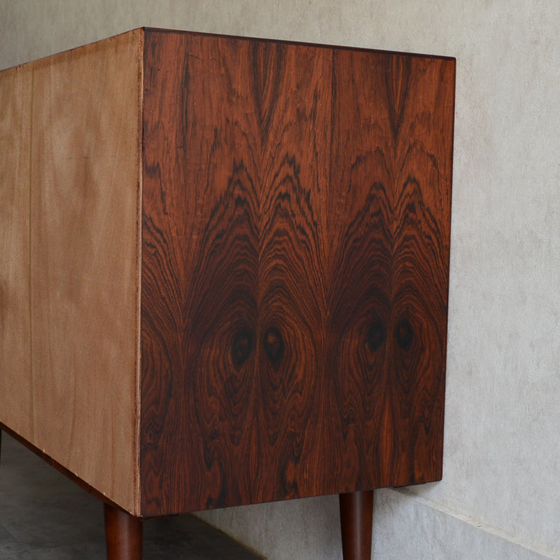 デンマーク ヴィンテージ　ローズウッド キャビネット