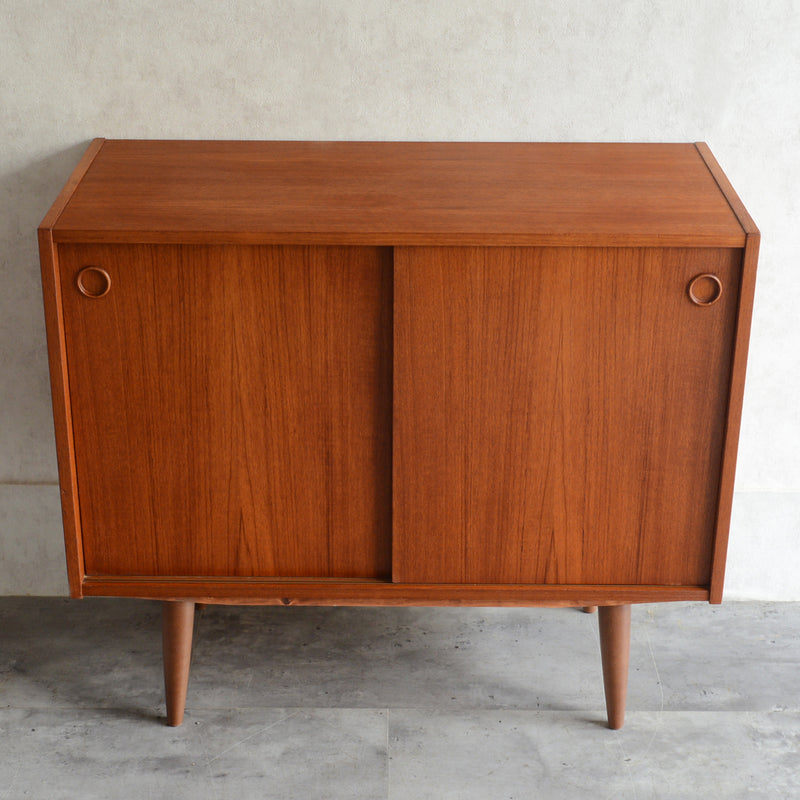 デンマーク ヴィンテージ キャビネット 5-5(丸把手・ウッドオイル仕上）