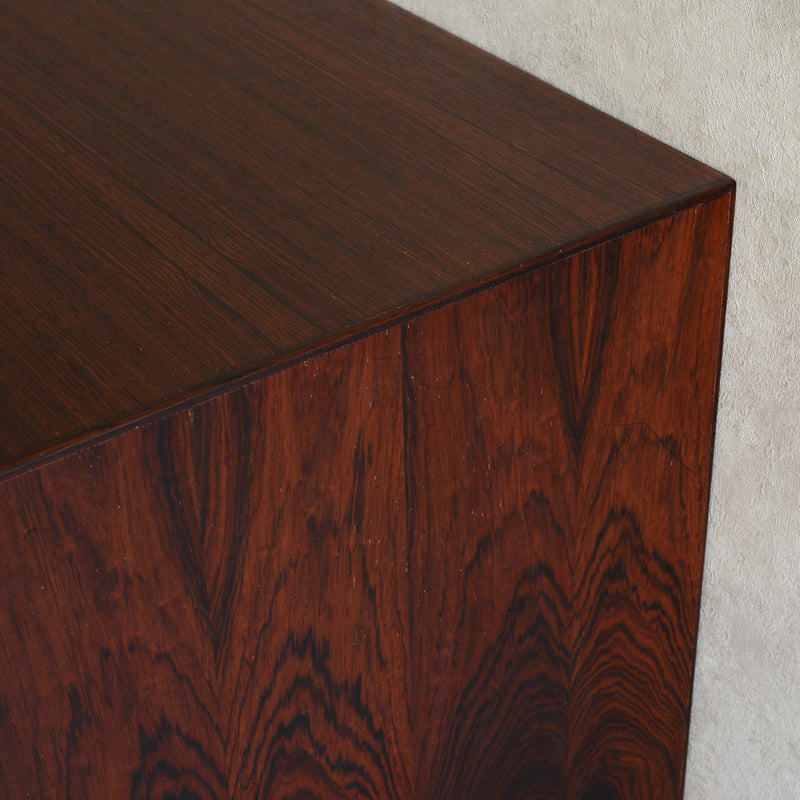 デンマーク ヴィンテージ　ローズウッド キャビネット