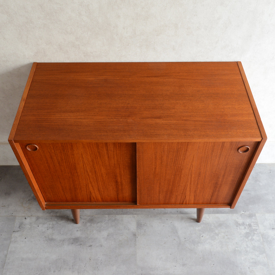 デンマーク ヴィンテージ キャビネット 5-5(丸把手・ウッドオイル仕上）