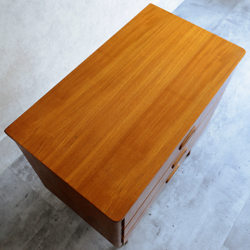 I様ご予約品　スウェーデンヴィンテージ　3段チェスト4-04