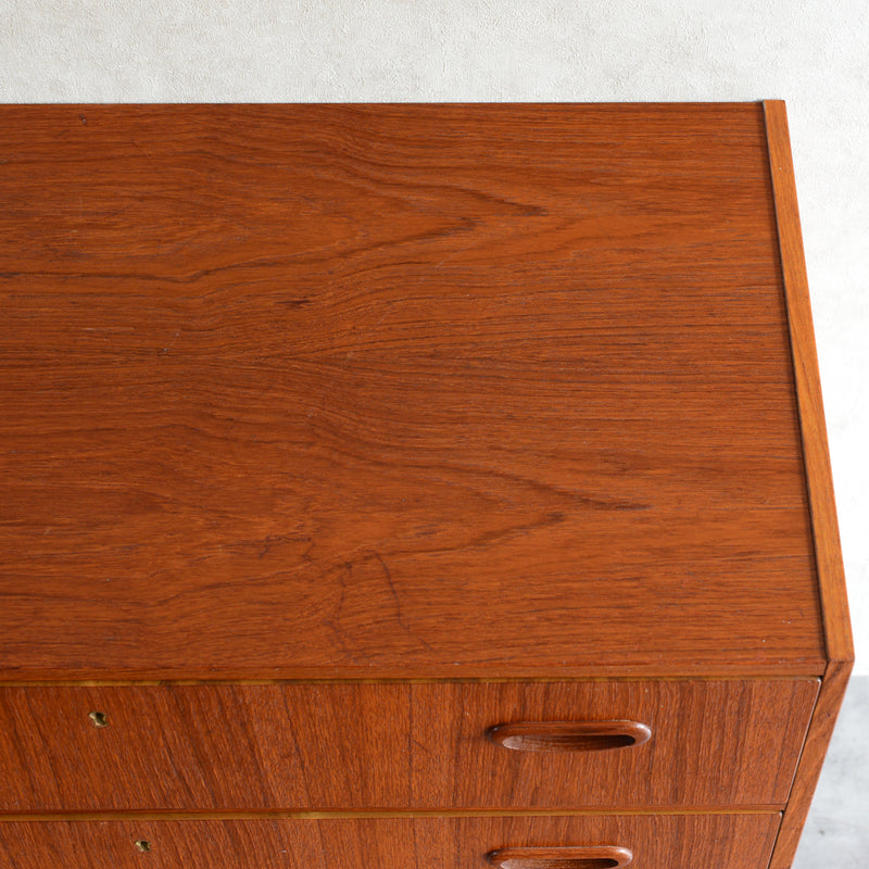 スウェーデン ヴィンテージ　3段チェスト 4-10