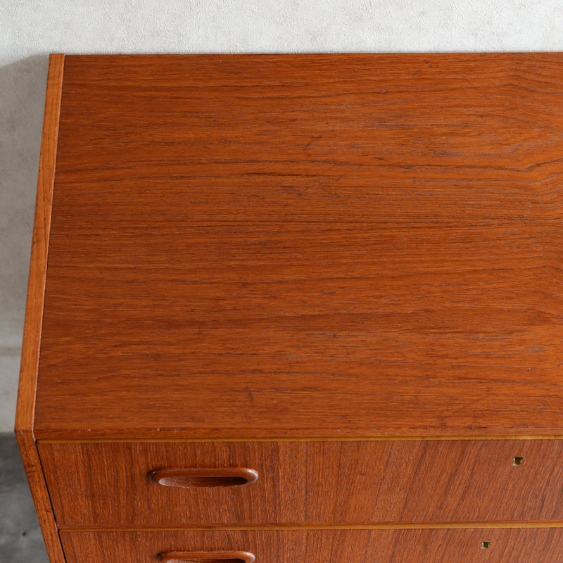 スウェーデン ヴィンテージ　3段チェスト 4-10