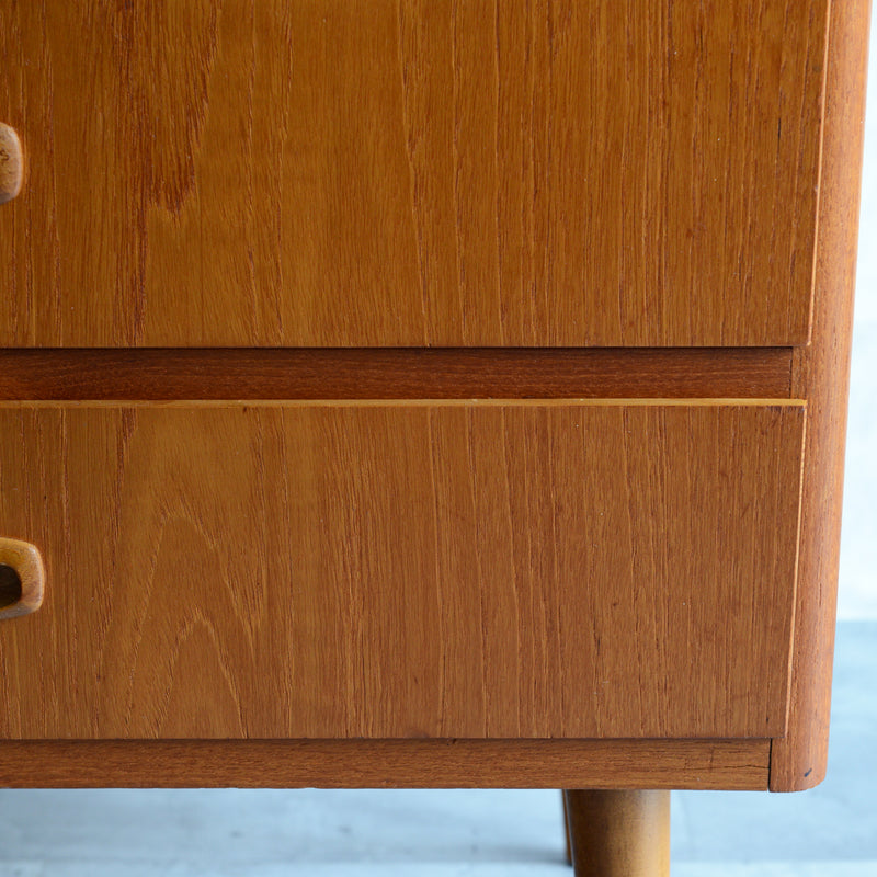 I様ご予約品　スウェーデンヴィンテージ　3段チェスト4-04