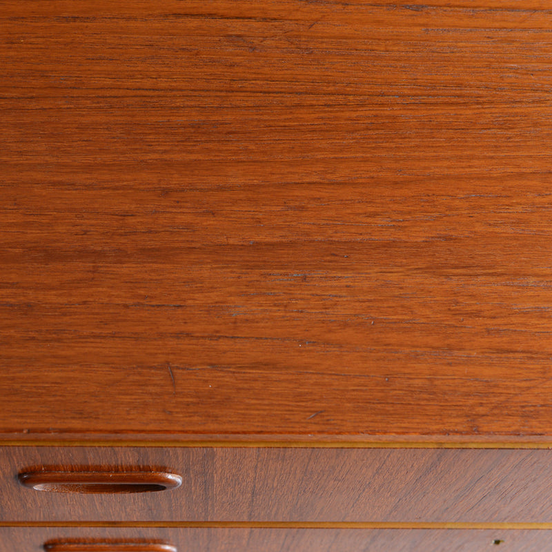 スウェーデン ヴィンテージ　3段チェスト 4-10