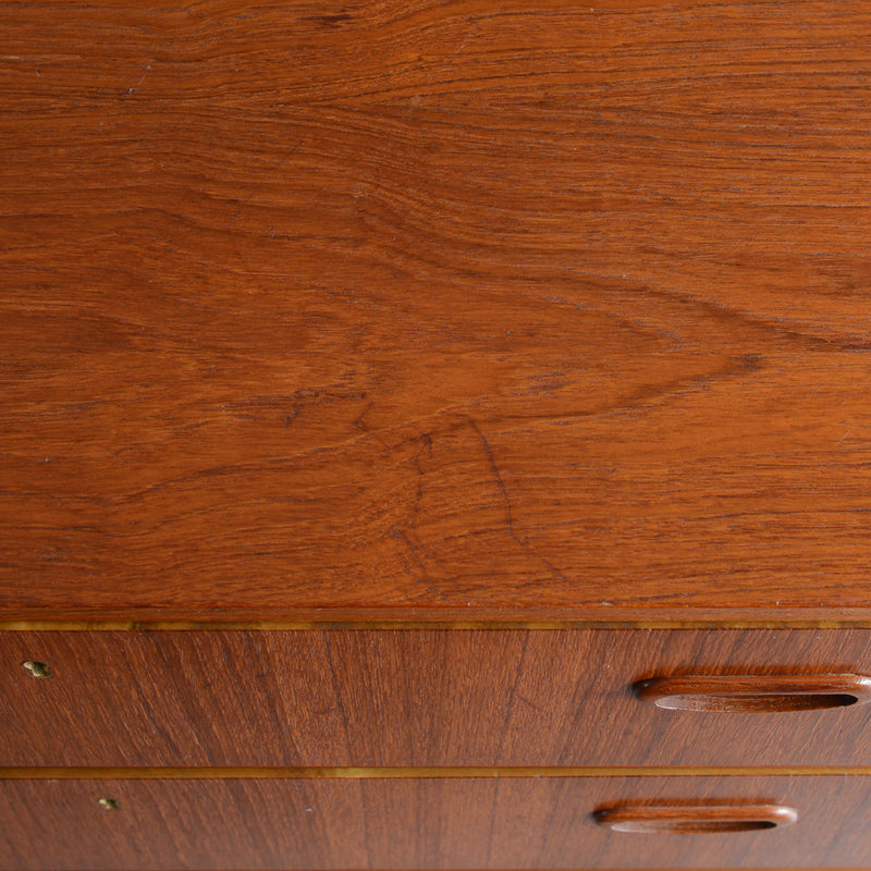 スウェーデン ヴィンテージ　3段チェスト 4-10