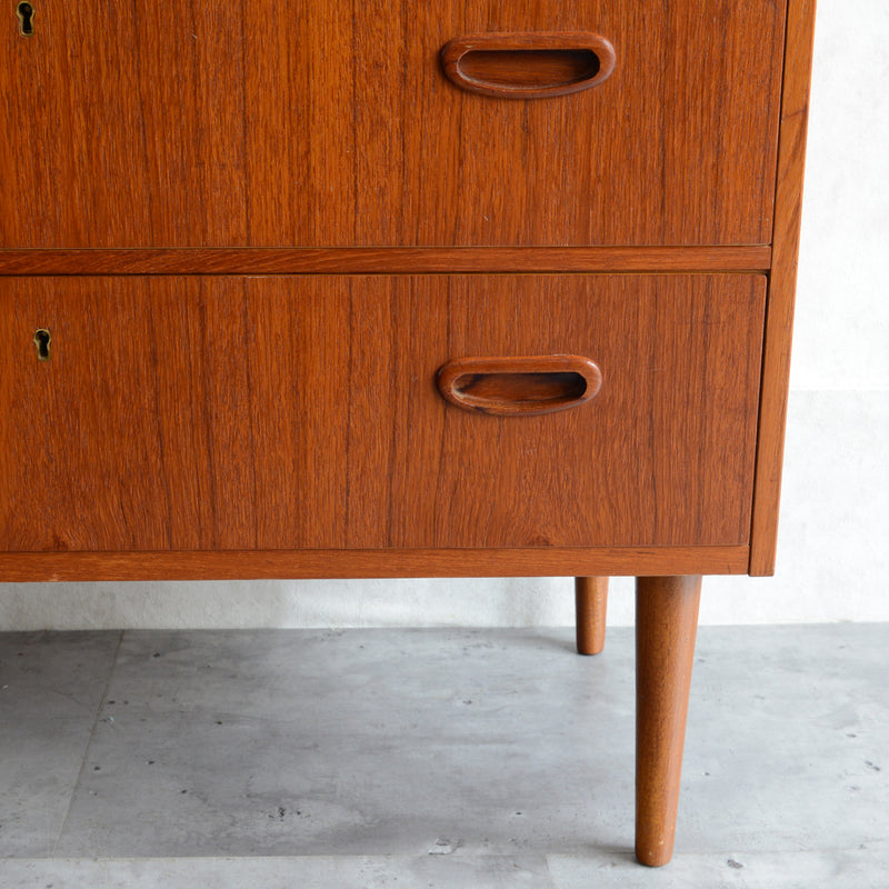 スウェーデン ヴィンテージ　3段チェスト 4-10